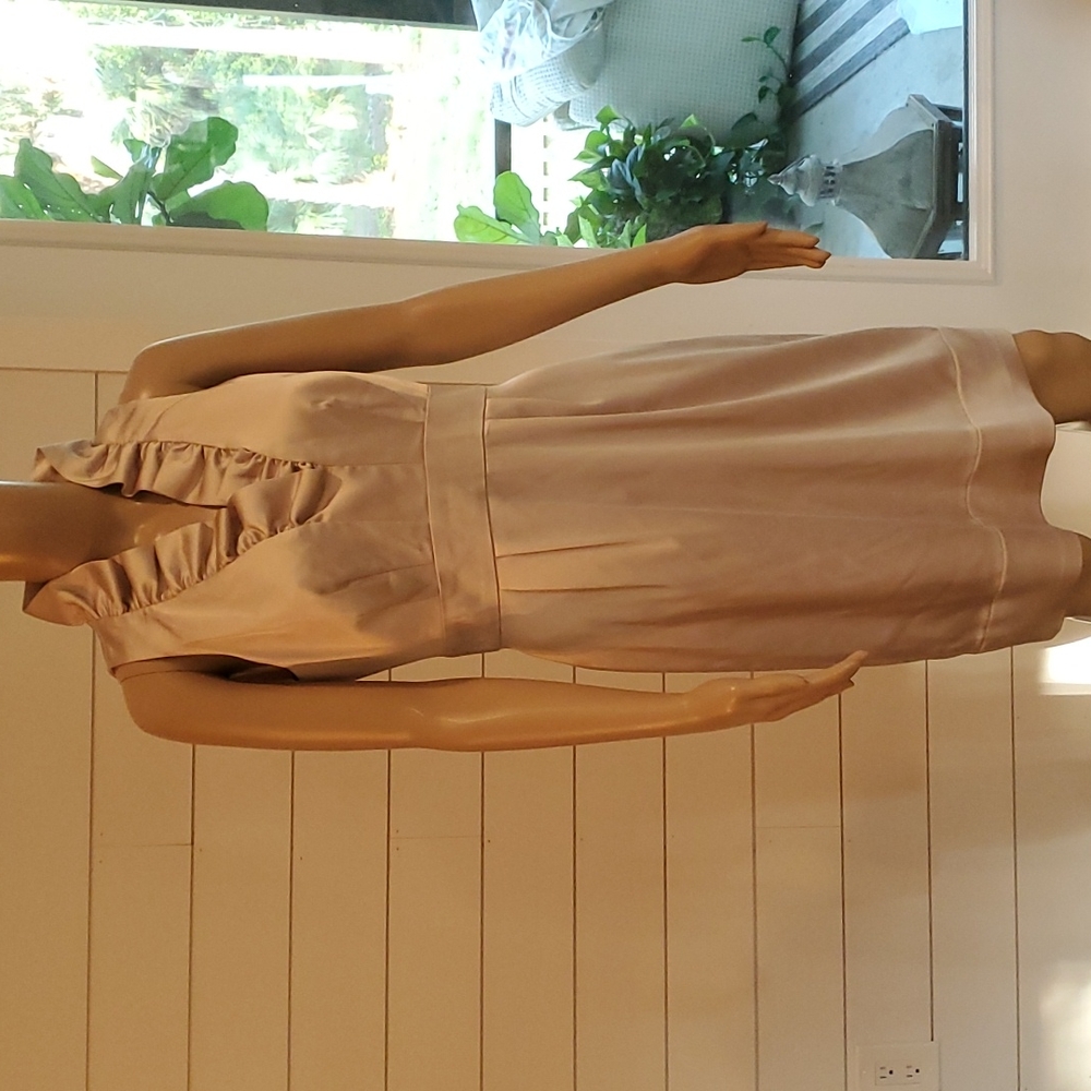 Taylor gold party, cocktail, special occ, size 6 NWT banded waist darted ruffle